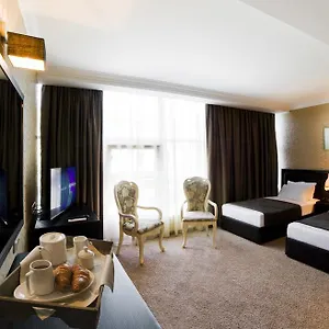 Otel Kalasi, Tiflis